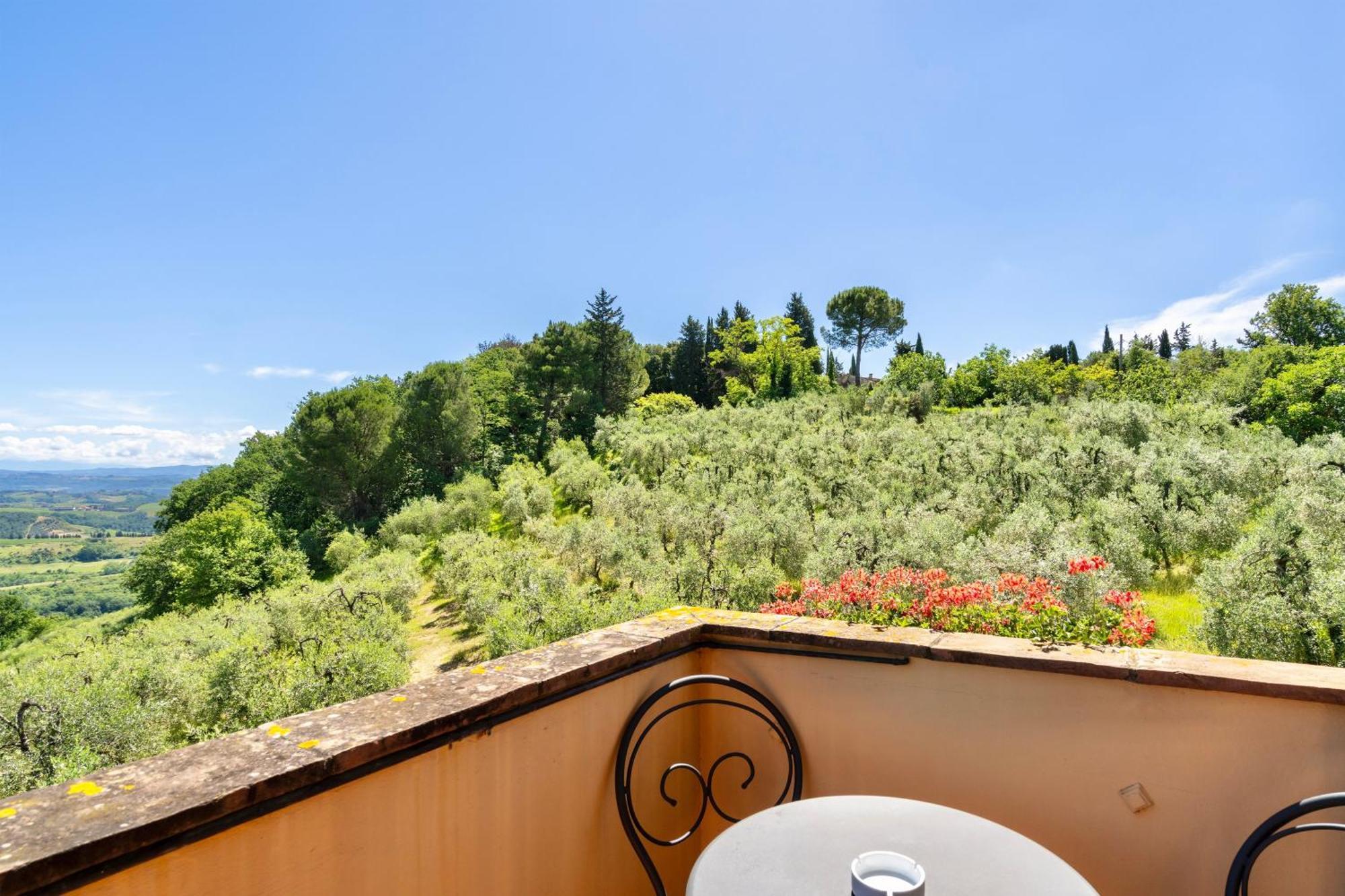 Aparthotel Casa Vacanze Con Piscina A San Gimignano Extérieur photo